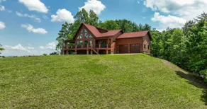 Bear Paw Lodge Pet Friendly Luxury Cabin w/ Views - Image 2