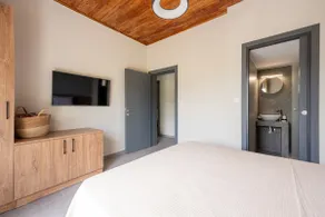 Themida Luxurious Accommodation - Nea Skioni - Image 4