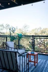 1BR Oasis/ Balenciaga Domain Building - Image 3