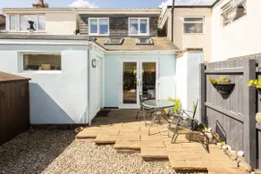 Host & Stay - Harbour Holm - Image 4