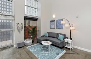 Modern Oasis: 2-Story Loft, 2bd/2bth Downtown - Image 4