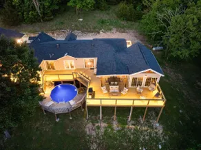 Stillwater Lodge: VIEWS Private Pool & Play Resort - Image 4