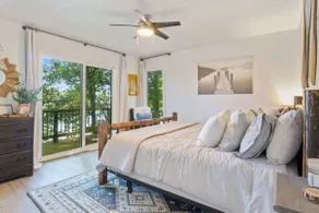 Firepit, Kayaks, Paddle Board, Lake Views, Great Location - Image 3