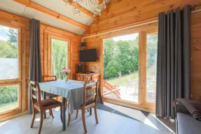 Beautiful Cottage Chalet - Image 4