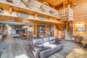 Game Room & Hot Tub: Serene Grand Mountain Chalet! - Image 5