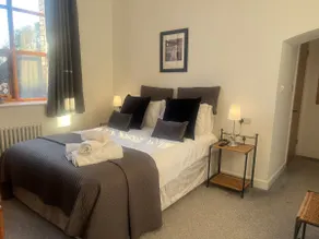 Barnstaple - Apartment- Sleeps 2 - Parking - Image 3