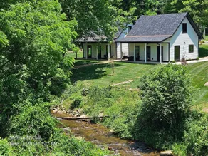 Life's Good Creek Side Retreat - Image 3