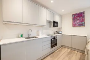 New in '24: Big 2-Bed Flat in Windsor with Parking - Image 2