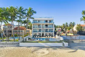 Kite Beach Oceanfront condo Hot tub and Pool 204 - Image 4