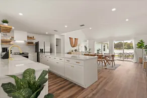 Coastal Lakeview Retreat - Image 4