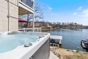 Lakefront, Hot Tub, Boat Slip, Wifi TVs, Firepit - Image 2