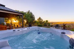 Serenity Vista Retreat-sleeps 8|EV|sauna|Hot Tub - Image 5