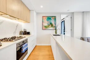Lux 1 bedroom Executive Apt in Box Hill - Image 3
