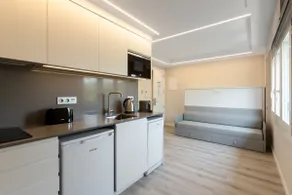 Apt 5 - Garbi - Image 2