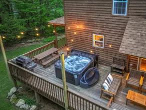 6BR Family Basecamp * Hot Tub, Fire Place & Pitt - Image 3