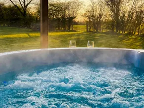 Gladwyns Farm Lodge - Image 2