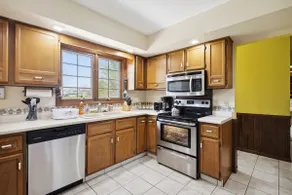 Near Shopping & Dining- The South Bend Bungalow - Image 2