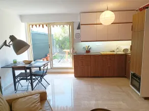 Refurbished apartment with terrace and garden - Image 5