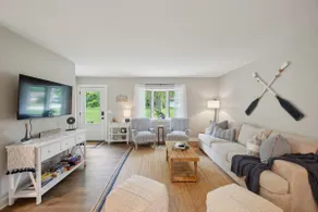Serenity on Strauss 400 - Cozy Duplex in Prime Location - Image 4