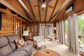 Hot Tub, Firepit, Grill, Wifi near Golf & Hiking - Image 4