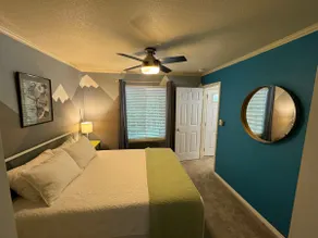 Charming Downtown Cottage - Image 3