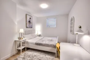 Stylish & Chic One-Bedroom Top Travel Destination - Image 2