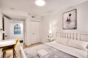 Stylish & Chic One-Bedroom Top Travel Destination - Image 5
