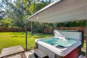 Hot Tub! Family Haven 3 Mi to Lake Ray Roberts - Image 3