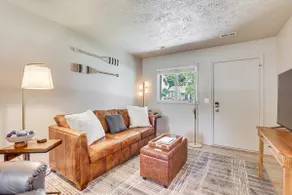 Cozy Meyers Lake Townhome: Near Hall of Fame! - Image 4