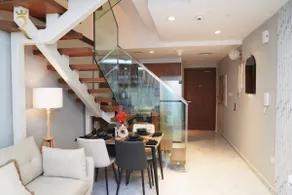 Elegant 2BR Jade Serenity - Modern City Haven - Image 3