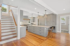 Gorgeous Luxury Freetown Lakefront: Near Boston - Image 2