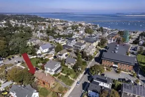 Plymouth Charm: Spacious, Firepit, Walk to Harbor - Image 3