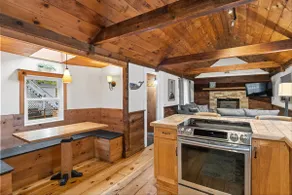 Plymouth Charm: Spacious, Firepit, Walk to Harbor - Image 2
