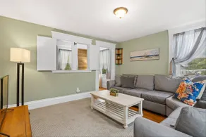 Plymouth Charm: Spacious, Firepit, Walk to Harbor - Image 5