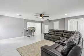 Spacious 3BR Villa in Miami with Fenced Backyard - Image 2