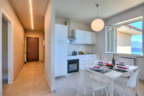 The Golden View: 2-Bed Apartment w/ AC - Happy Rentals - Image 4