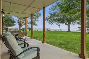 Fully Renovated Luxury Lake Front Retreat - Image 4