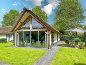 Luxurious and stylish detached thatched house - Image 2
