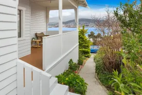 Bellerive Bluff Magic - A Tranquil Panoramic Escape - Image 5