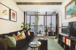 Serene botanical oasis with city views and sunroom - Image 3
