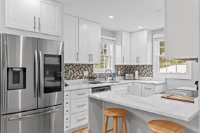 3-BR Colonial Retreat, Walk to D/twn Silver Spring - Image 4