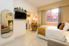 Newly renovated, 2 min from the beach and split air - Image 2