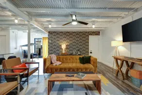Bougie Squirrel, Glam Pad Free parking - Image 5