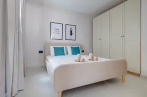 Chic Penthouse Steps from the Promenade - Image 4