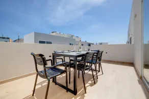 Chic Penthouse Steps from the Promenade - Image 2