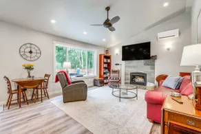 Freeland Retreat - Deck, Fire Pit & Beach Access! - Image 3