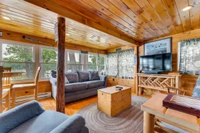 Waterfront Home on Lake Champlain w/ Dock & Kayaks - Image 5