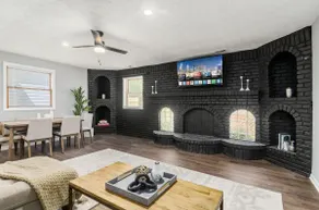 Suburban oasis suitable for families and groups - Image 5