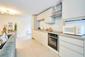 Host & Stay - Apartment 1, Dane Court - Image 4
