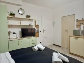 Roncati 7 center town studio apartments - Image 4
